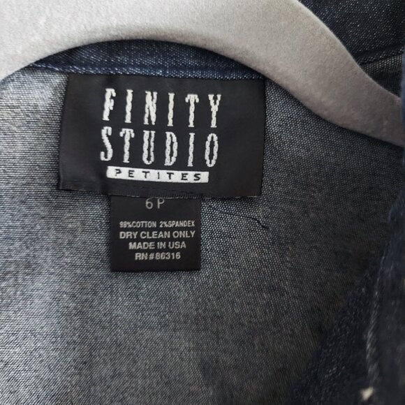 Finity Studio thin and fit denim jacket. Size6P. 98% Cotton, 2% Spandex - Picture 2 of 2